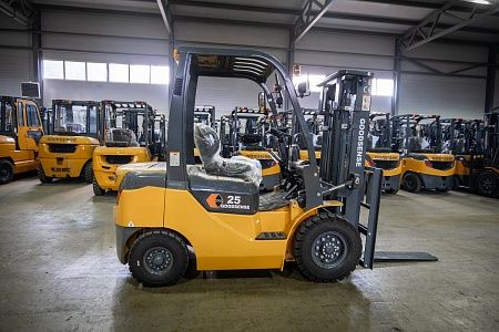 Дизельный погрузчик GOODSENSE FD25 2,5т 3,0м Mitsubishi Арт 614057 низкие цены 